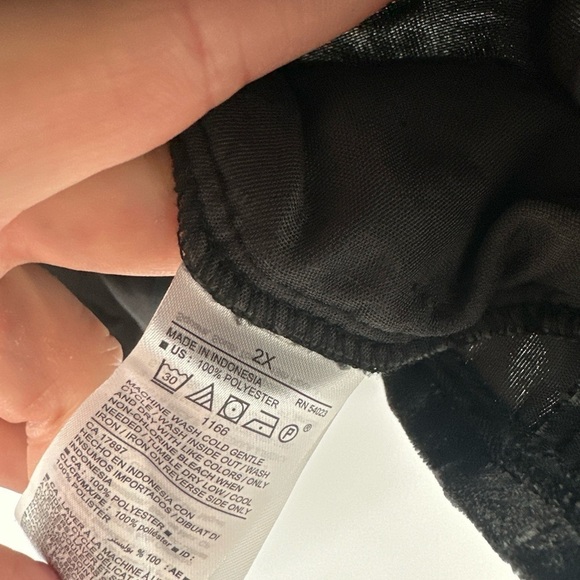 Old Navy Sz 2X Black Velvet Blouse Top NWT - Picture 5 of 6